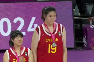 继续加油！中国U18女篮决赛不敌澳大利亚获得银牌，继续努力未来可期！